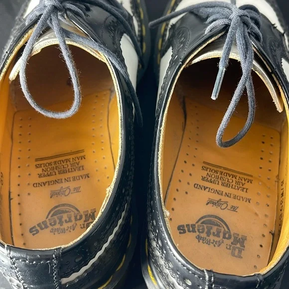 VINTAGE DR. MARTENS Black White Leather Wingtip Oxfords Made in England - Picture 8 of 13